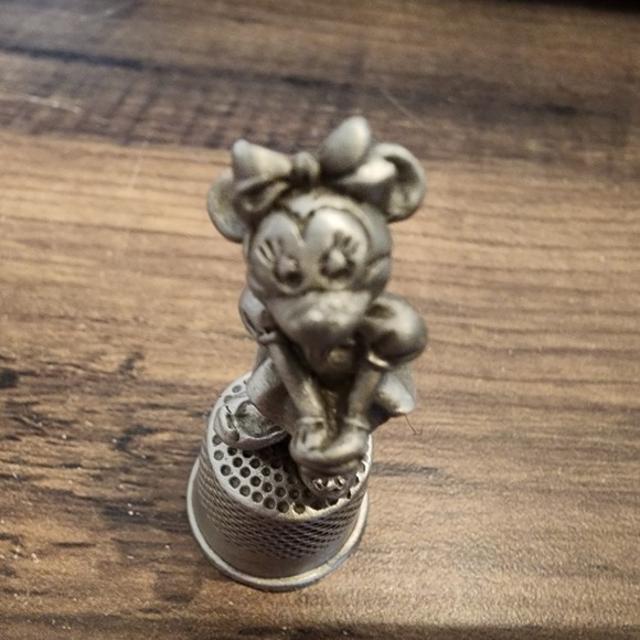 Walt Disney Minnie Mouse Pewter Sewing Thimble‎ Vintage Collectible Figurine - Picture 5 of 8